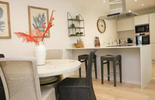 Fifty Steps from the beach! - Foto 2