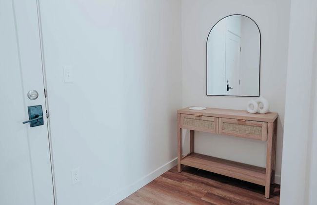 NEW Downtown SLC Apt l KING Bed l City View - Photo 21