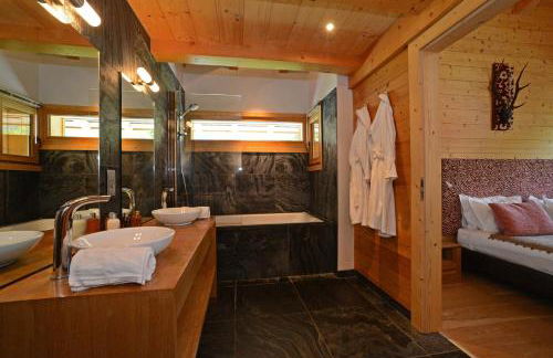Chalet Isabelle Mountain lodge 5 star 5 bedroom en suite sauna jacuzzi - Photo 71