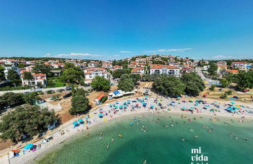 Seaside view - Family & Friends Apartment - Photo 1