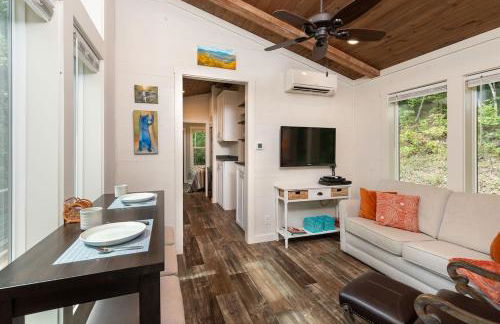 High Hollow Cottage Modern Tiny Home with Hot Tub - Foto 4