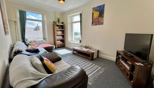 Spacious Pembrokeshire Apartment - Photo 3