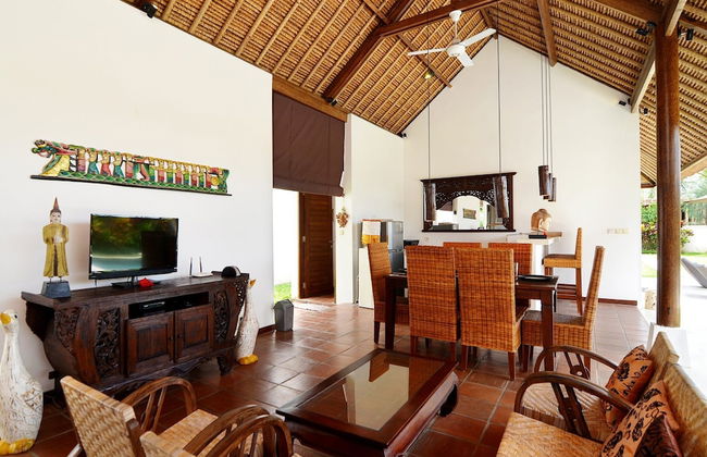 Villa Candi Kecil Tujuh by Villa Finder - Foto 28