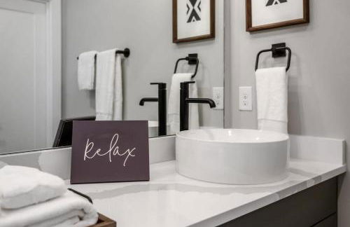 Stylish Nashville Home - Rooftop Deck - Hot Tub - Photo 27