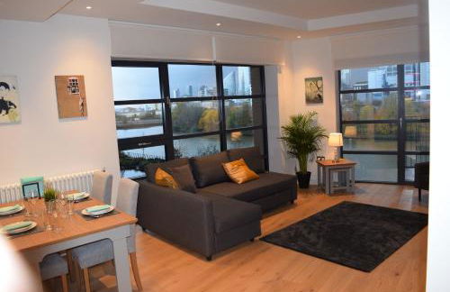 London City Island 3 Bedroom Luxury Apartments, Canary Wharf, E14 - Photo 2
