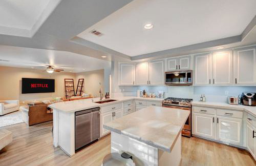 Gorgeous 6BR with Pool and Spa - Photo 9