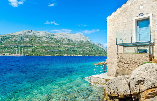 Beachfront Villa Gabriela with Pool - Foto 73