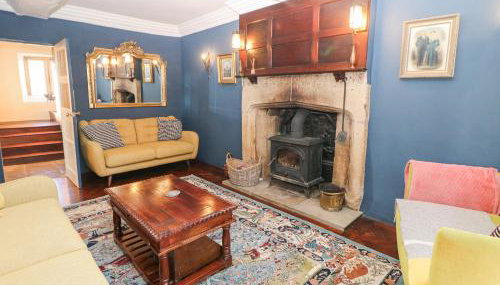 Old Manor House - Photo 2