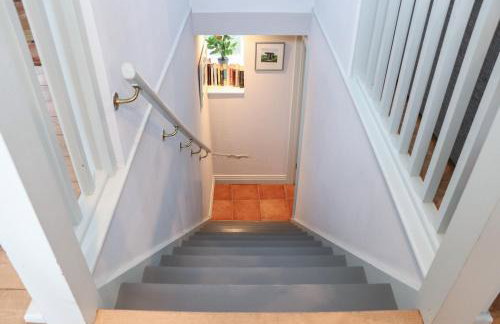 Corner Cottage - Photo 10