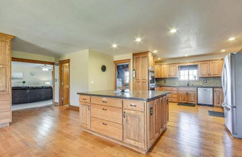 Pond Access and Fishing Cedar Lodge in Versailles - Foto 9