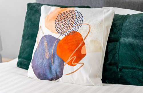 Mint drive 2 Beds With Secure Car Or Van Park w WiFi-Netflix No Deposit Required - Foto 16