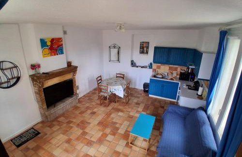 Gîte du vigneron à La Terrasse piscine local vélos - Photo 4