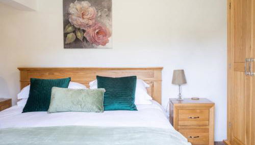 Deer Cottage at Rowden Manor - Sleeps 5 & Parking - Foto 3, wardrobe