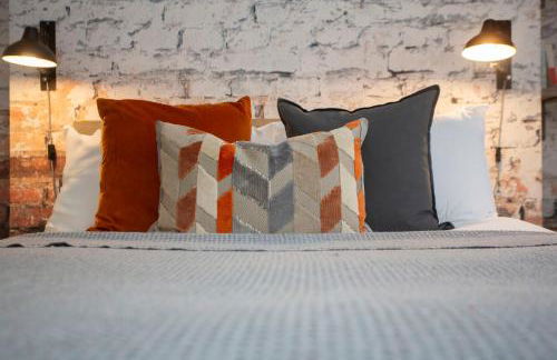 Stag & Hen Retreat - Walk to Nightlife - Sleeps 16 - Foto 37