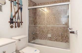 Stunning & Spacious Resort-Style Condo Across From Beach! - Foto 17