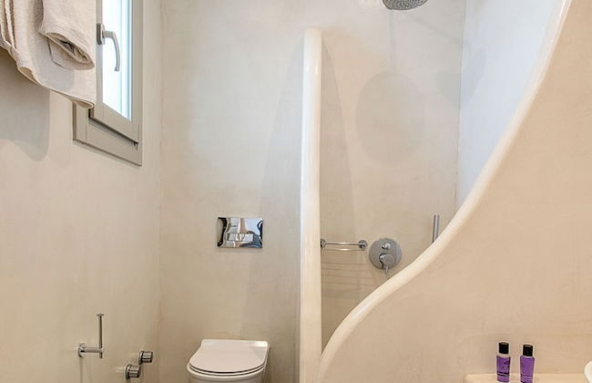 Santorini Villatzio Suites - Photo 46