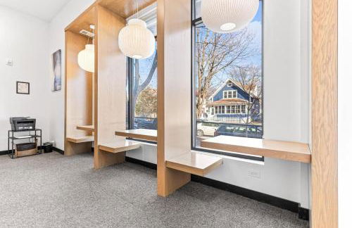 Cozy 2BR Retreat near Downtown - Foto 23