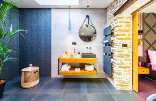 Nuit confort avec Balnéo XXL privative et Climatisation - Photo 3