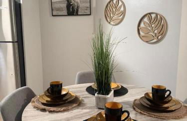 Prime Location in Hollywood with Pool, Free Private Parking - Foto 1