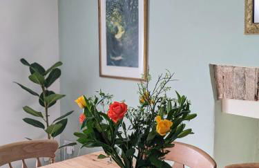 Charming coastal cottage - pet friendly! - Photo 10