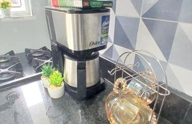 Casa c AR - condomínio prox ParkShopping Cpo Grande a 30 minutos do Recreio, c 2 TVs Smart de 50 e 43 polegadas-varanda privativa- cozinha completa e séries liberadas - CS4 - Photo 25