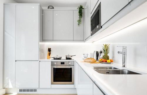 Pluxa Nero Deluxe - City Bliss 2Bath, Walk to Transit - Foto 9