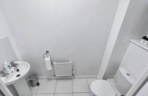 Modern 3 BR House for Contractors - Foto 21