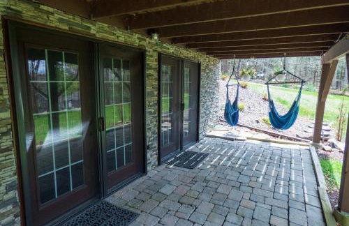 Spacious Catskills Home with Covered Hot Tub - Foto 16