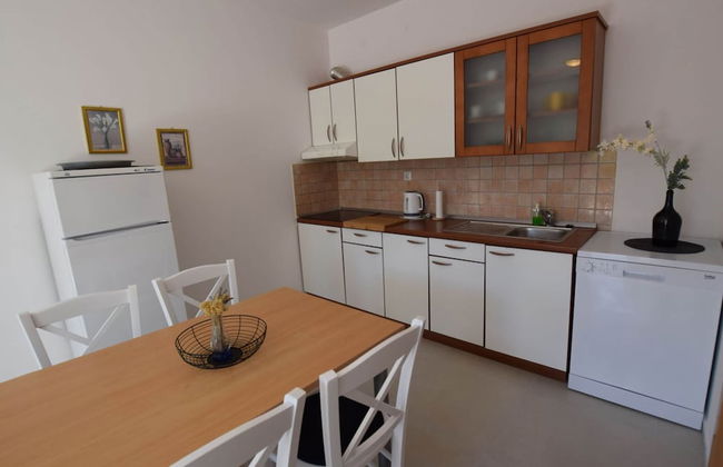 Holiday House in a Quiet Area Near the Sea, Private Garden, Terrace and BBQ - Foto 8