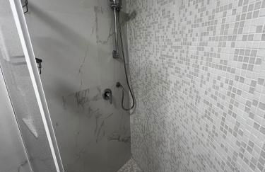 Spacious Apartments 6 Guests - 5 min Airport Ciampino - Train to Rome- LA MAISON - Foto 23