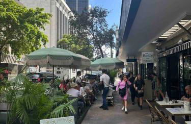 Art-filled Loft 180 Views, Rooftop Pool, Parking - Foto 13