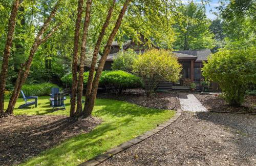 Bella and Dulce's Lakehouse by Juniper Holiday + Home - Photo 47