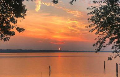 Waterfront Home with Private Beach, Stunning Views - Foto 2