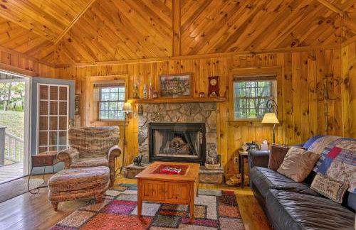 11 Mi to Boone Secluded Pet-Friendly Cabin! - Photo 4