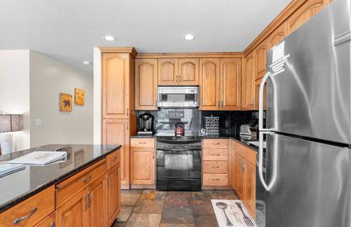 Golf Course View Condo Walk to Town & Pools - Foto 29