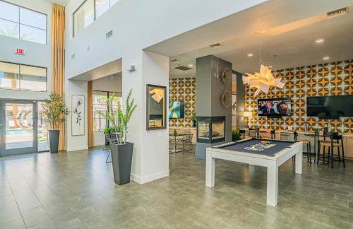 Glitzy 2BR Walk to Westgate Pool Gym WD - Foto 15