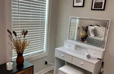 The Blue House- Backyard, grill, pets welcome - Foto 37