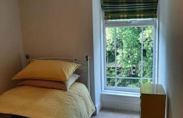 Selah Teifi spectacular river view with games room - Photo 17