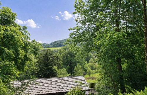 Neaum Crag Lodge ideal for a couple or family with young children in a woodland setting at Skelwith Bridge - Foto 10