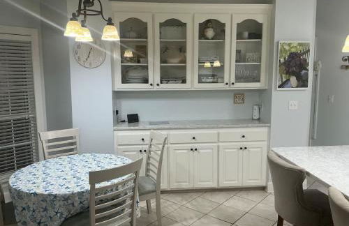 Spacious King Suite Home With Serene Patio - Foto 5