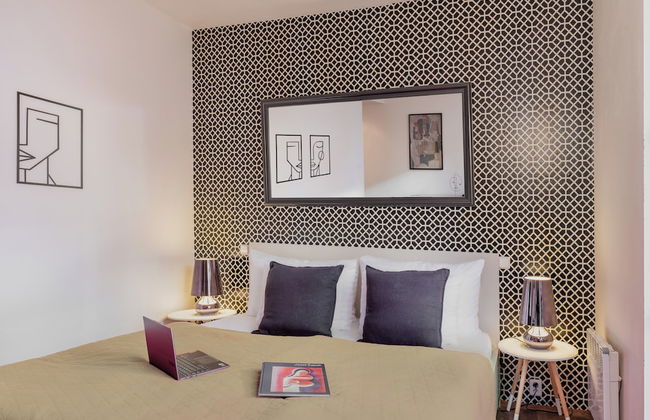 4 Arts Apartments by Adrez Living - Photo 22