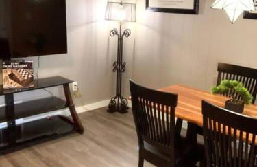 The House Hotels - 4 Beds, huge yard, secluded, and central! - Foto 15