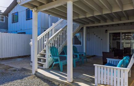Steps to Beach w/ Patio+deck Foosball Happy Bottom Beach House by Avantstay - Foto 50
