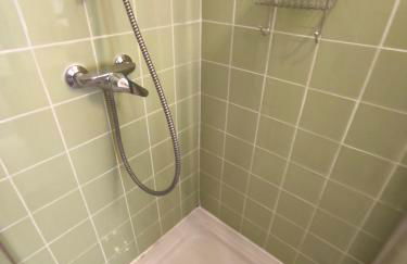 Home2Sea - Piscine, Jardin, studio cabine, 1 canapé lit convertible 2 ADULTES, 1 lit superposé triple 3 ENFANTS ou ADOS - Foto 48