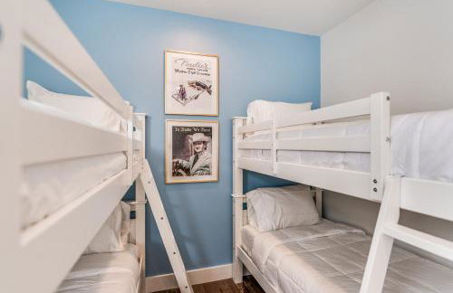 Nash House & Bars of Broadway with Patio Bar and Views! 8min Downtown! Sleeps 12! - Foto 30