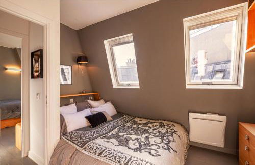 1min Walk From Champs Elysées - Avenue Montaigne - AC - Self-Checkin - Working Desk - Foto 4