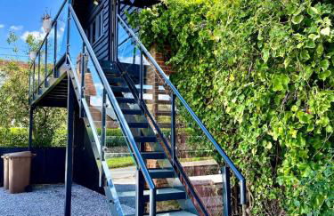 Cosy Hampshire Barn Getaway, Large garden alongside a stunning river - Fire Pit, BBQ, Outdoor seating - Country walks & Pubs - Foto 1