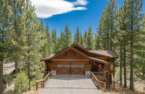 Truckee Timbers at Gray's Crossing by Tahoe Getaways - 4BR w Hot Tub, Ping Pong & EV - Foto 58