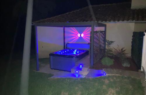 Gîte des Combes Blanches avec piscine et jacuzzi - Foto 9