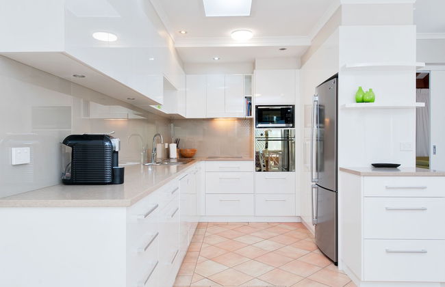 Occy's at Fingal Bay - Photo 7